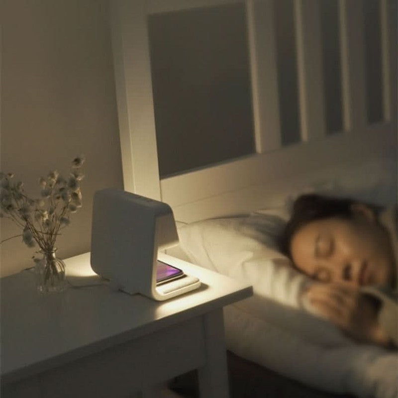 3-in-1 nattygsbordslampa med LCD-väckarklocka och trådlös laddningsstation