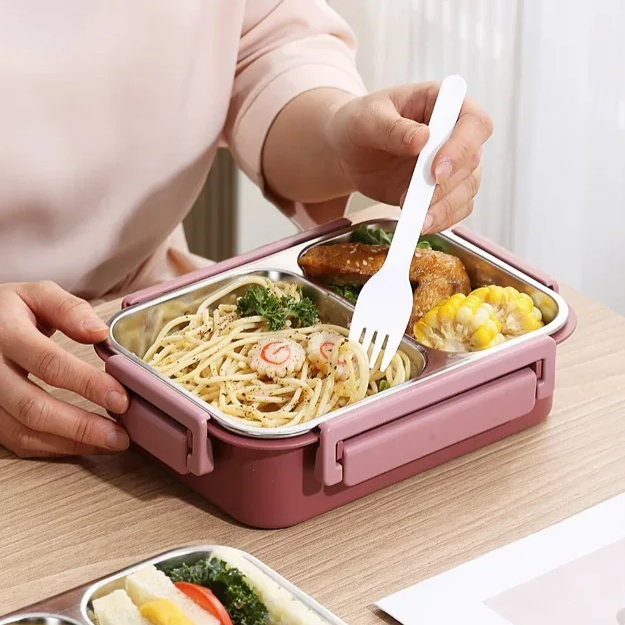 Bento-matlåda – Indelad innerbricka, lock med klämfäste, såskopp