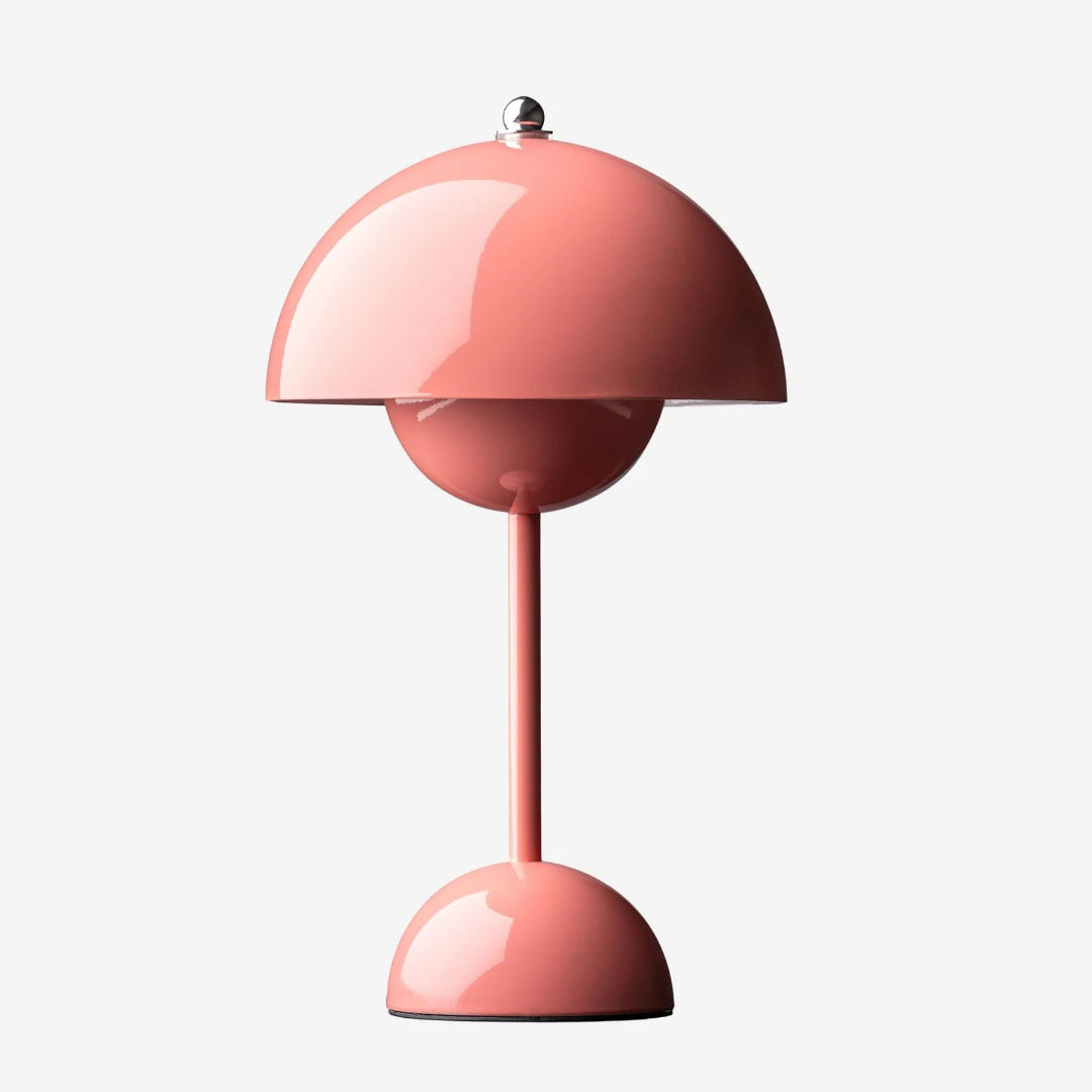 Bordslampa - Kupolformad lampskärm och rundad bas