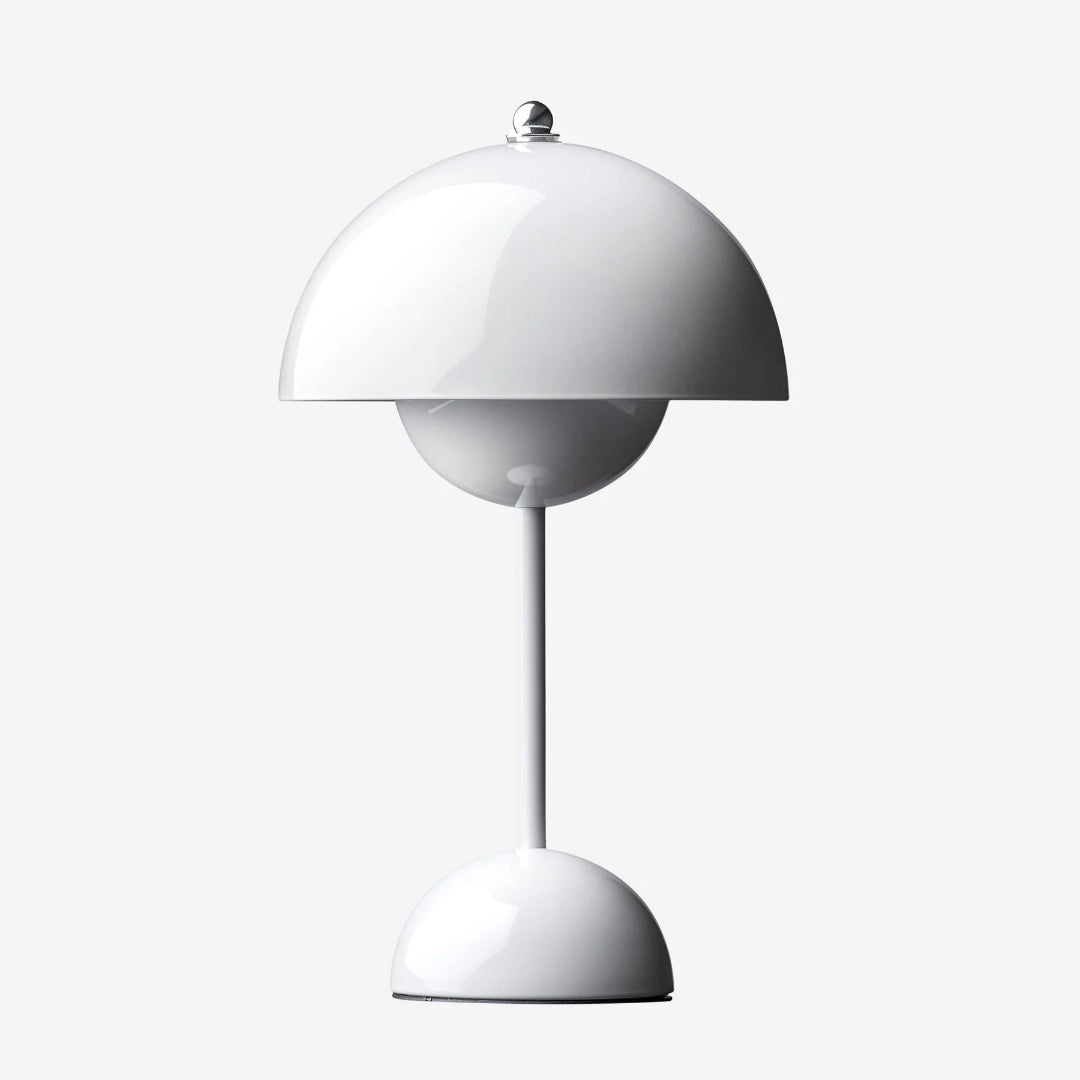 Bordslampa - Kupolformad lampskärm och rundad bas