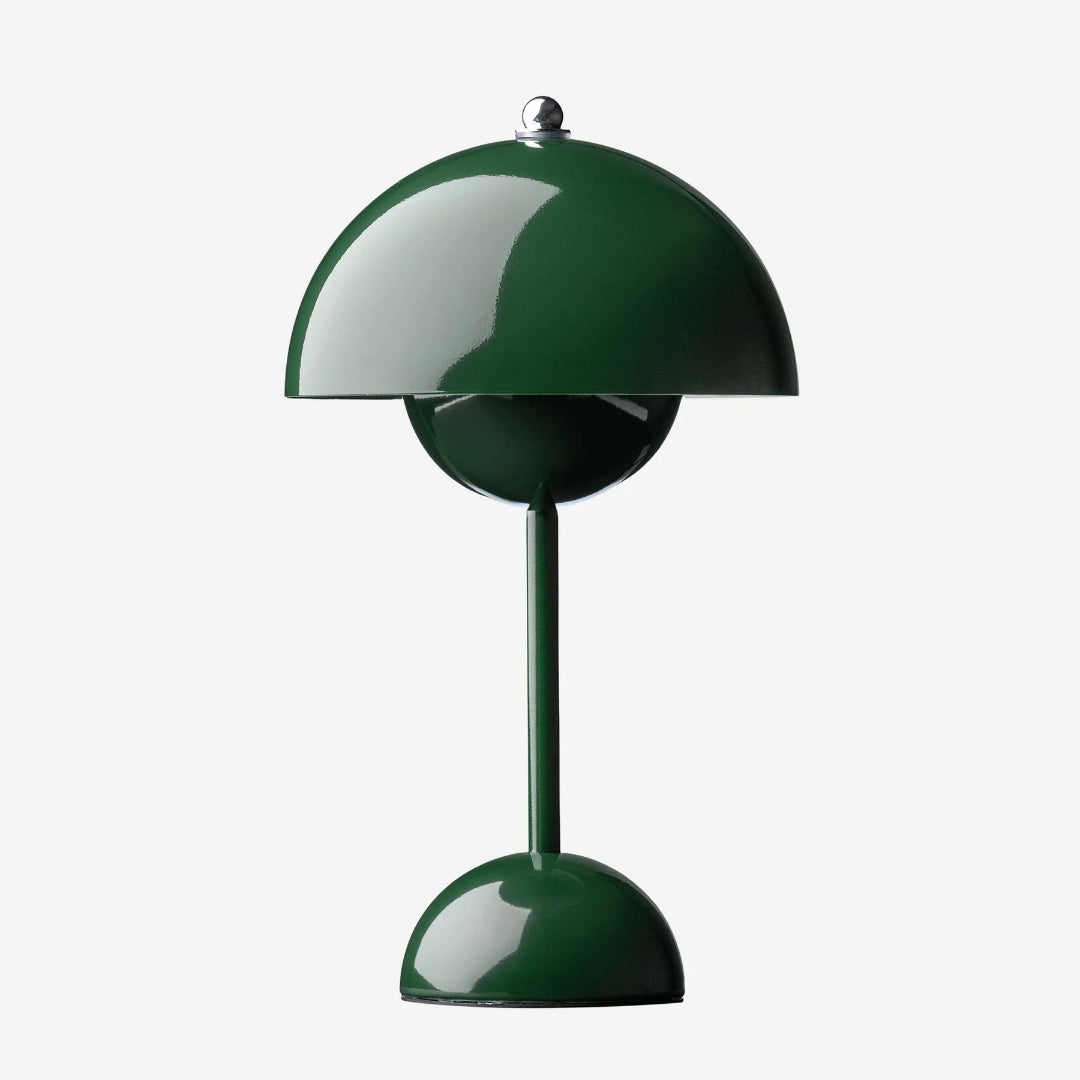 Bordslampa - Kupolformad lampskärm och rundad bas