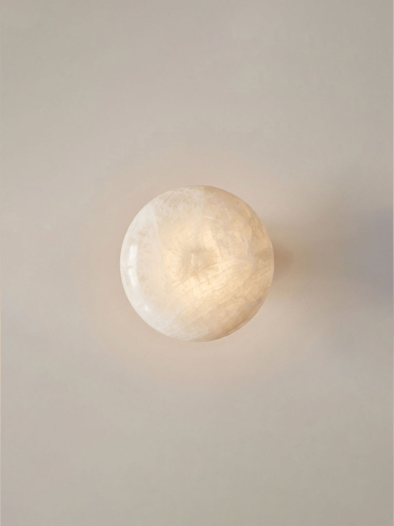 Bordslampa i alabaster - Svampformad kupolskärm med stenbas