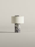 Bordslampa i marmorlook - Cylindrisk bas med trumskärm