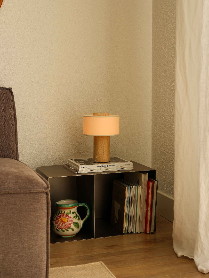 Bordslampa i travertin - Cylindrisk bas med trumskärm