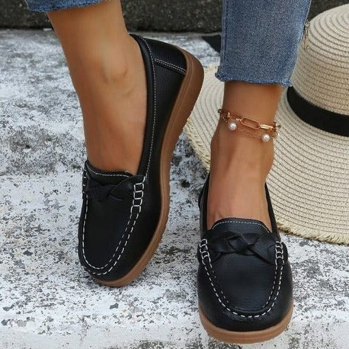 Damloafers utan snörning - Platt mockasinstil med flätad rem
