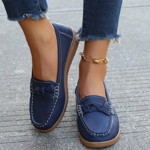 Damloafers utan snörning - Platt mockasinstil med flätad rem