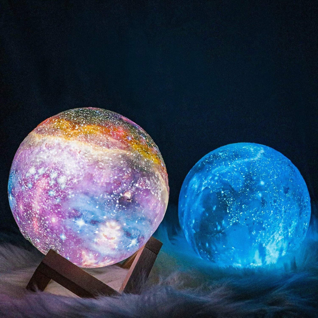 Galaxy Moon-lampa - LED-nattlampa med träställ