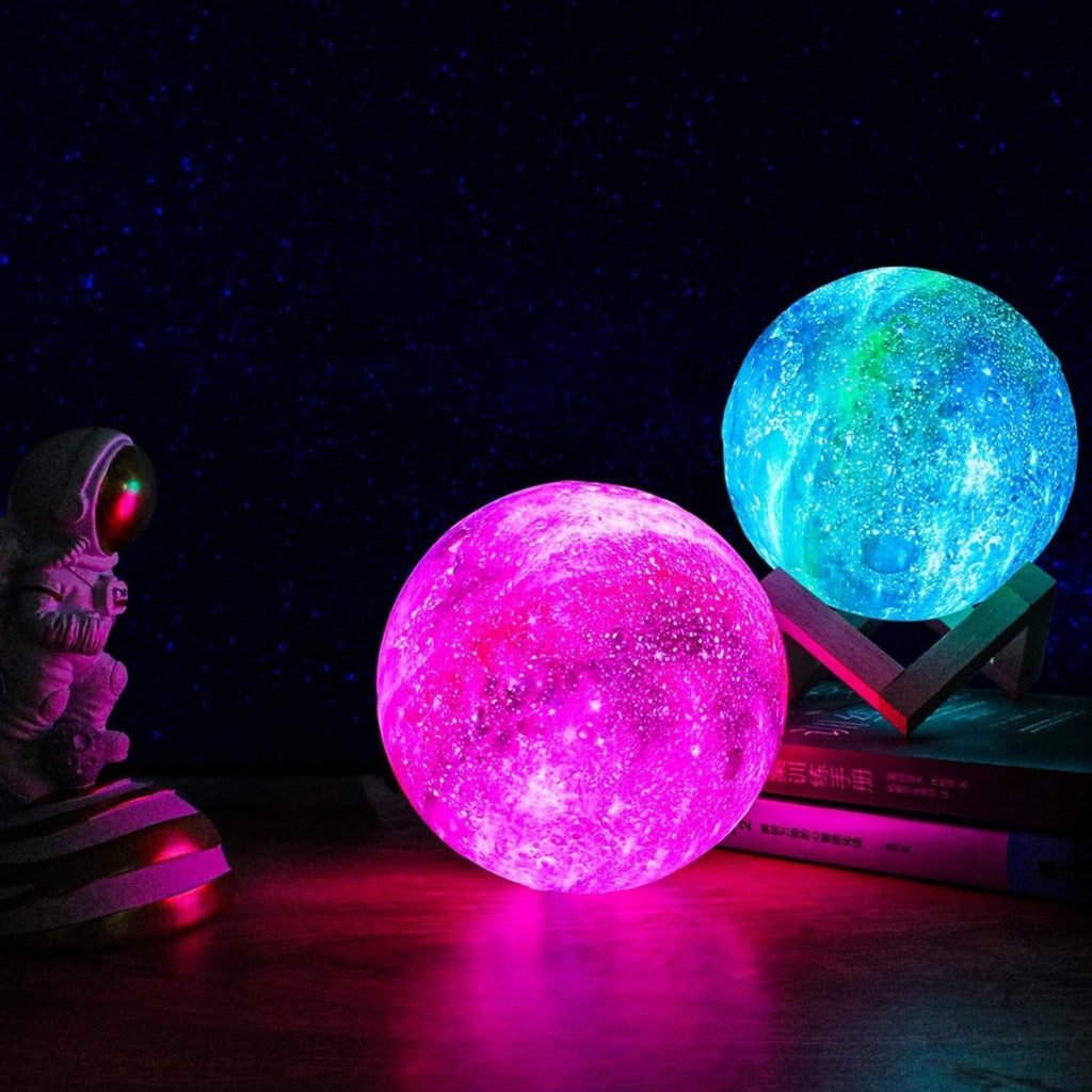 Galaxy Moon-lampa - LED-nattlampa med träställ