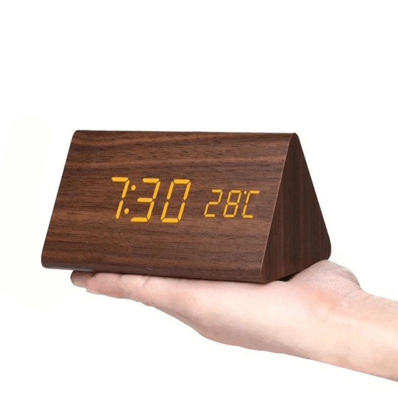 LED-digital väckarklocka - Triangelformat trähölje med tids- och temperaturvisning