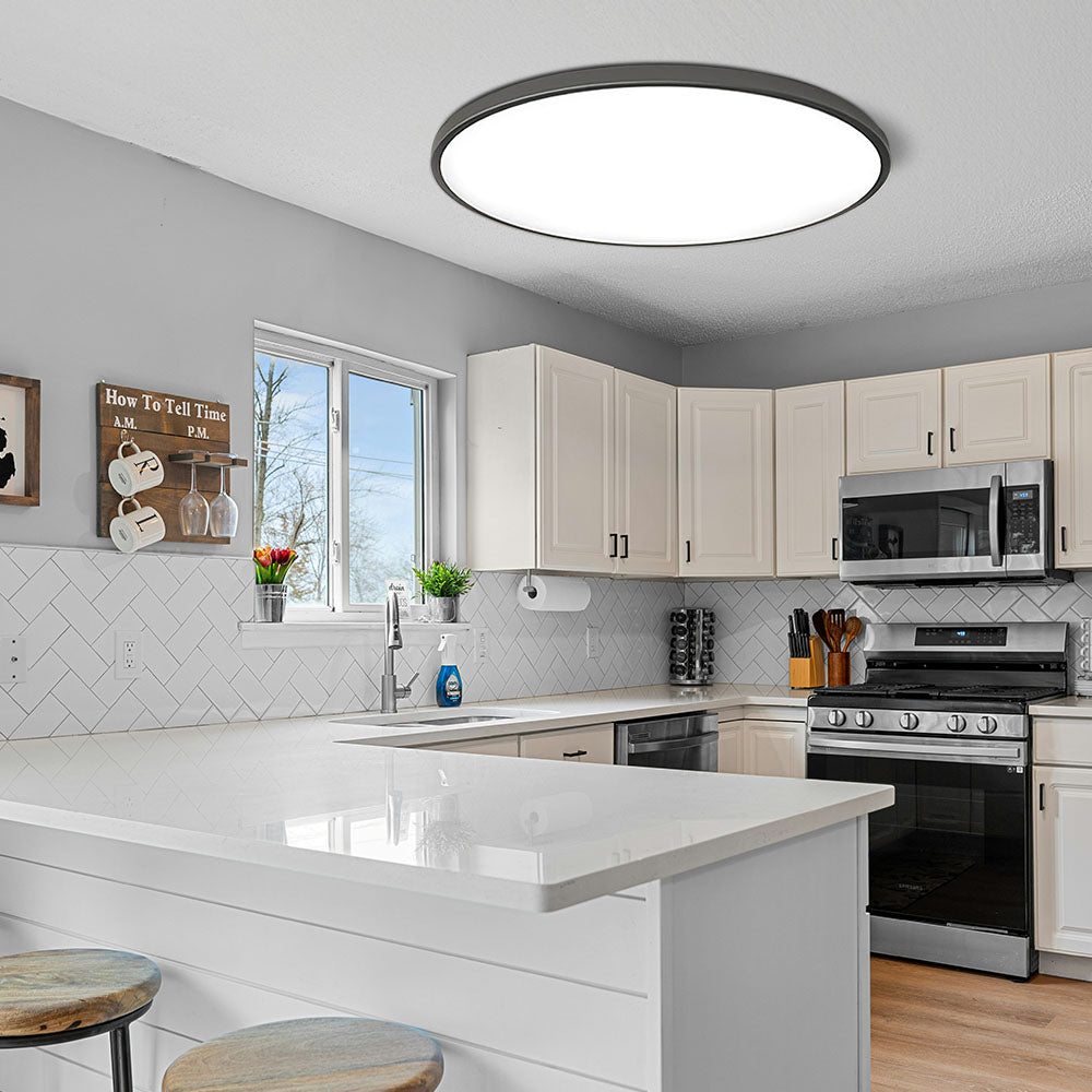 LED-taklampa för utanpåliggande montering - Rund, slimmad panel med metallkant