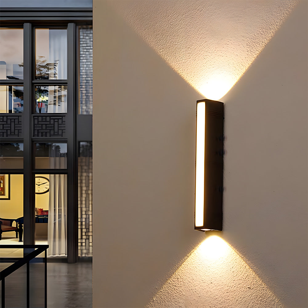 LED-vägglampa - Vertikal rektangulär stav med upp- och nedåtriktat ljus