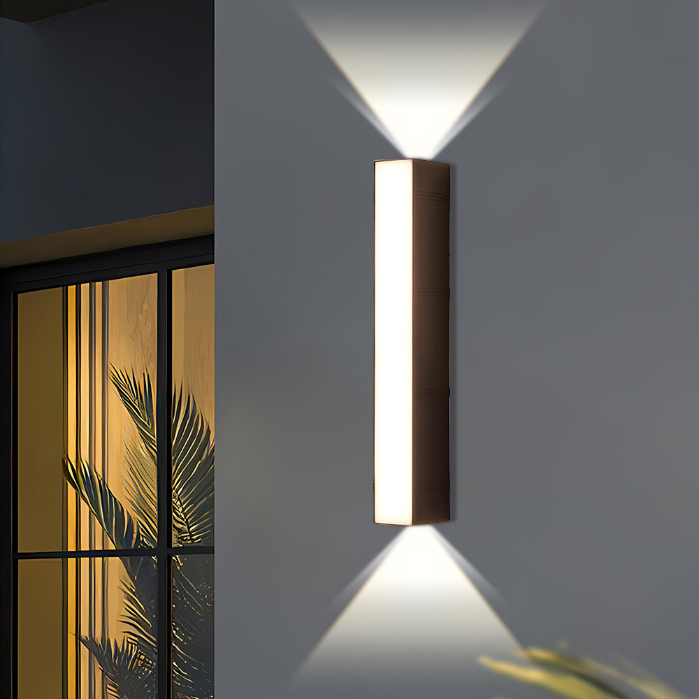 LED-vägglampa - Vertikal rektangulär stav med upp- och nedåtriktat ljus