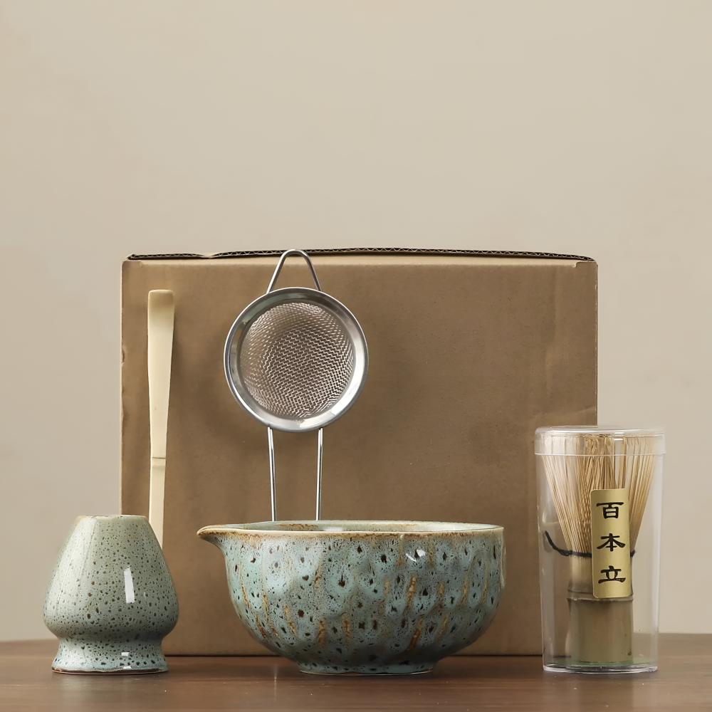 Matcha-teset – keramisk skål och bambuvisp