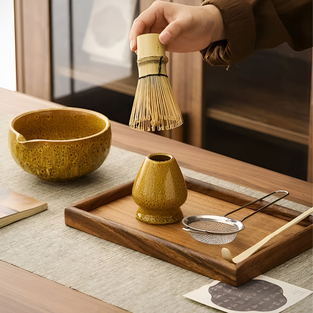 Matcha-teset – keramisk skål och bambuvisp