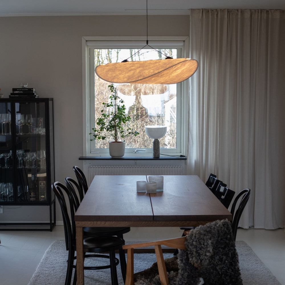 Pendellampa – Avlång böjd lampskärm