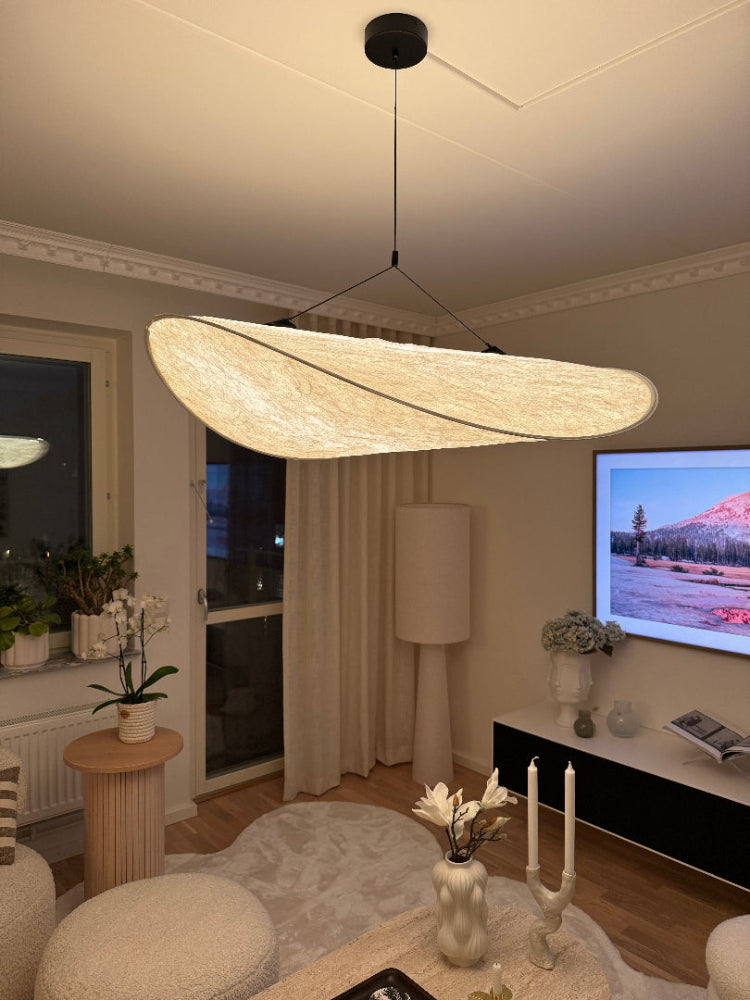 Pendellampa – Avlång böjd lampskärm