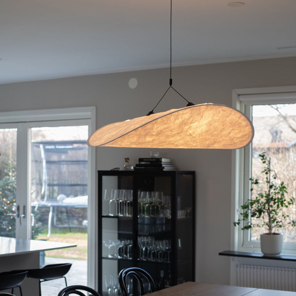 Pendellampa – Avlång böjd lampskärm