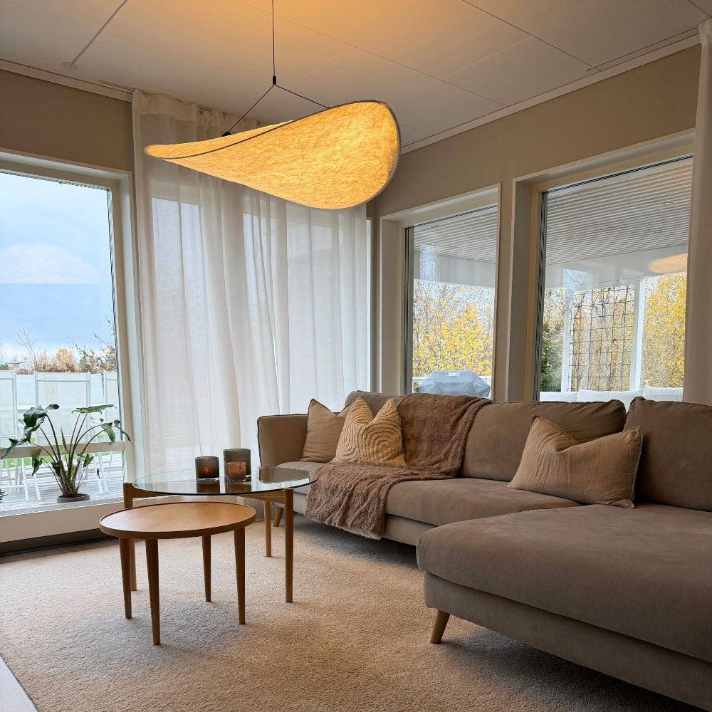 Pendellampa – Avlång böjd lampskärm