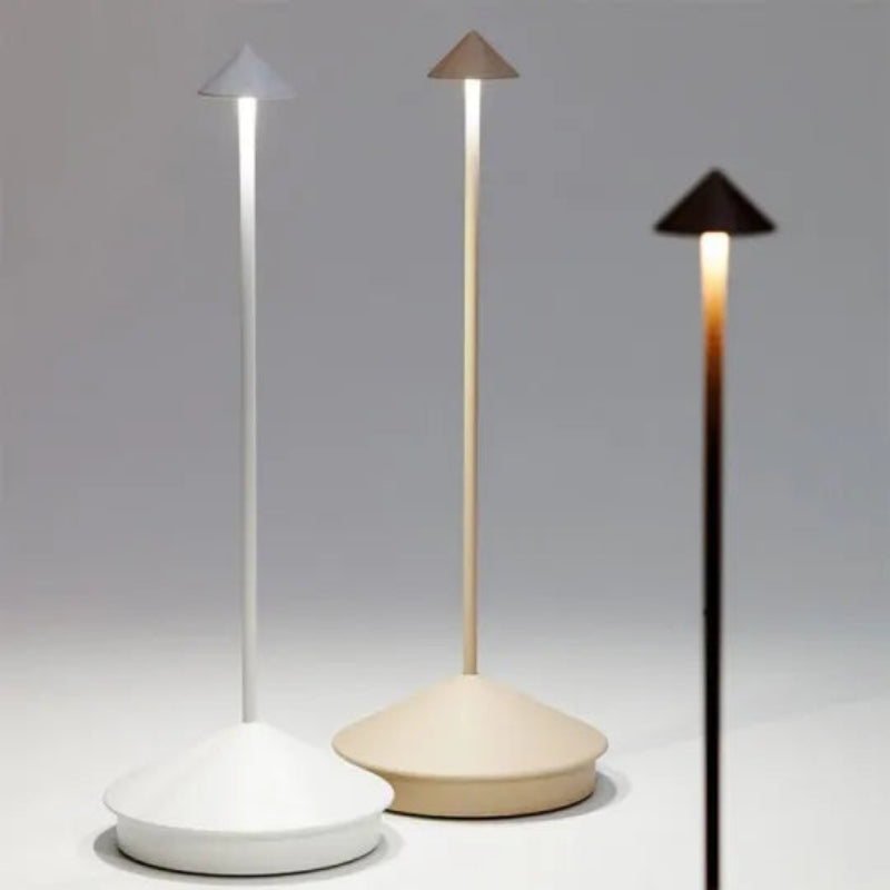 Sladdlös bordslampa – Konformad skärm med smal stam