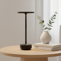 Sladdlös bordslampa – Smal profil