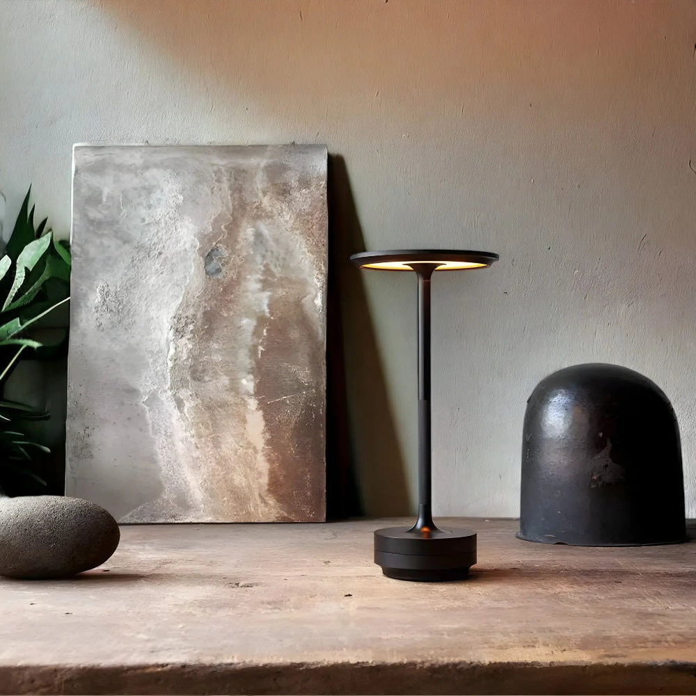 Sladdlös bordslampa – Smal profil
