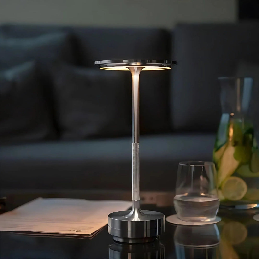 Sladdlös bordslampa – Smal stam och skivformad topp