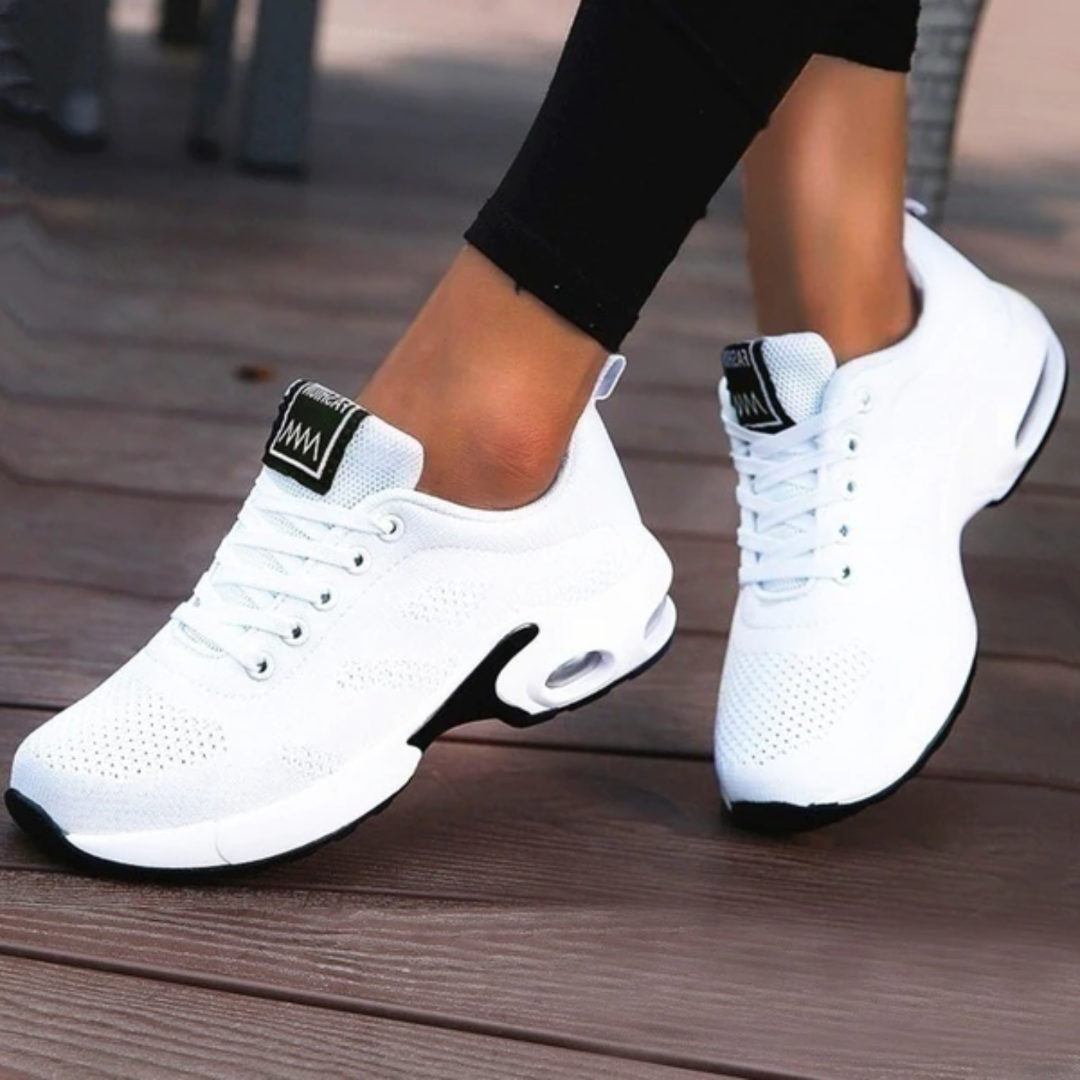 Sneakers för dam med snörning – Stickad ovandel och platåsula