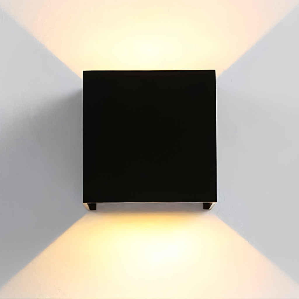Vägglampa – Kubformad