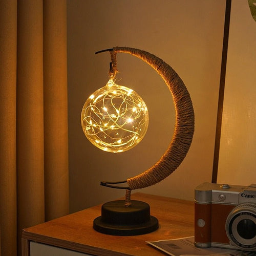 Bordslampa - Månformad - Flera färgvarianter