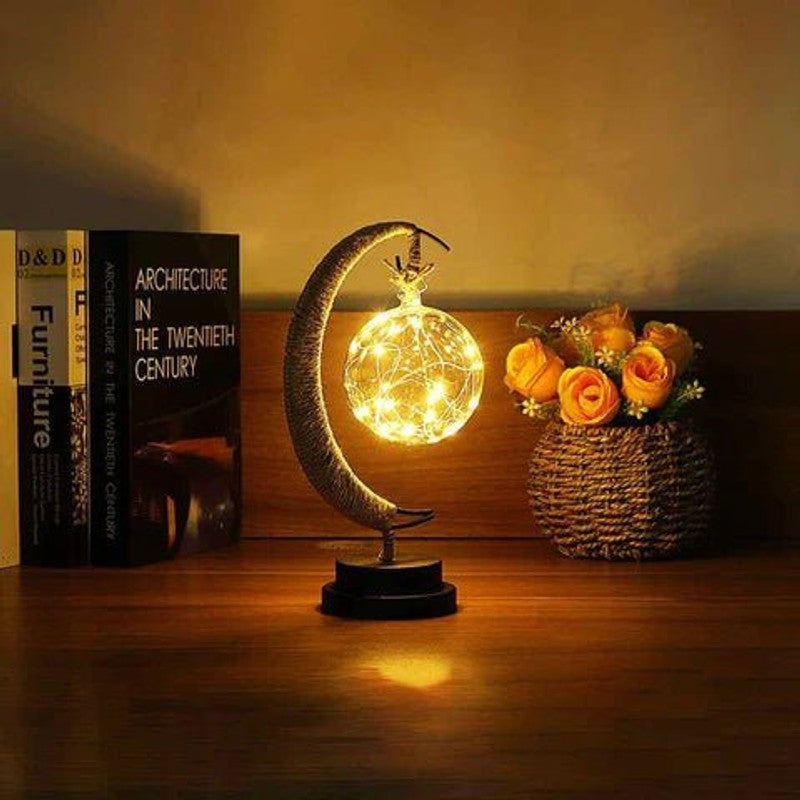 Bordslampa - Månformad - Flera färgvarianter