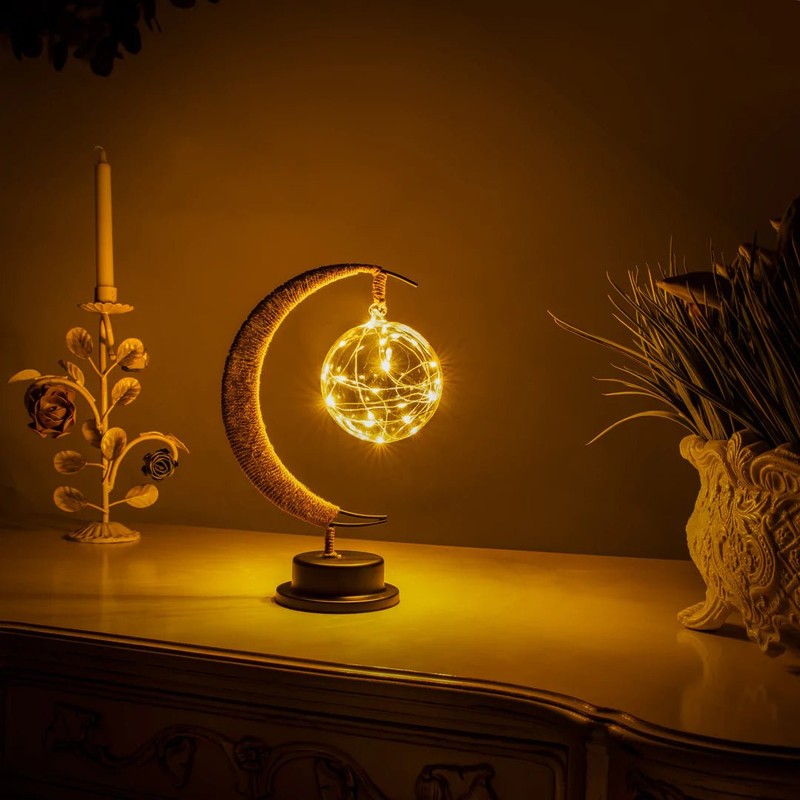 Bordslampa - Månformad - Flera färgvarianter
