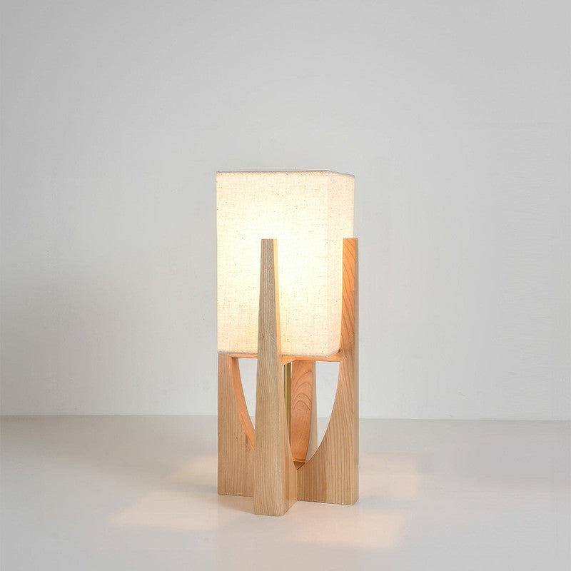 Golvlampa i japansk stil med vertikala trälameller
