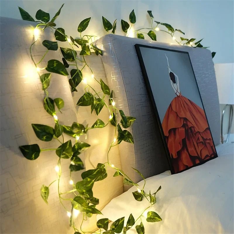 LED-ljusslinga med lövdekorationer