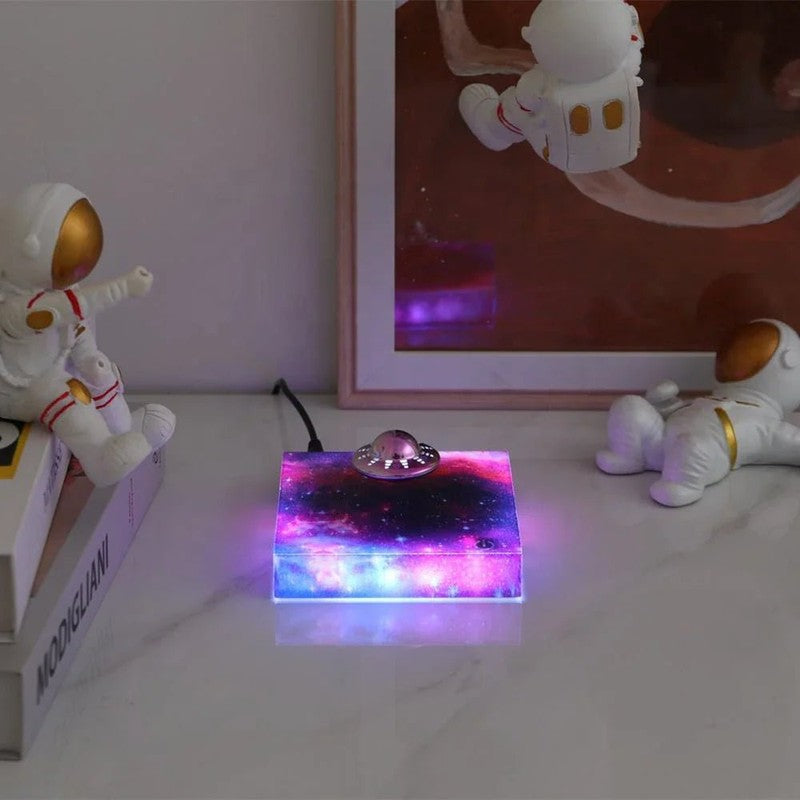 Nattlampa med magnetisk levitation - Rymdskepp-modul