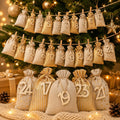 Set med 24 numrerade påsar till adventskalender