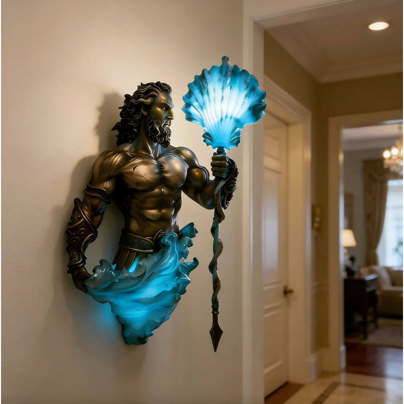 Skulpterad vägglampa - Poseidonfigur