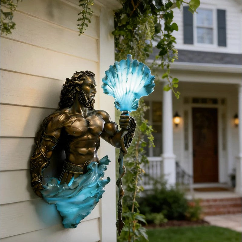 Skulpterad vägglampa - Poseidonfigur