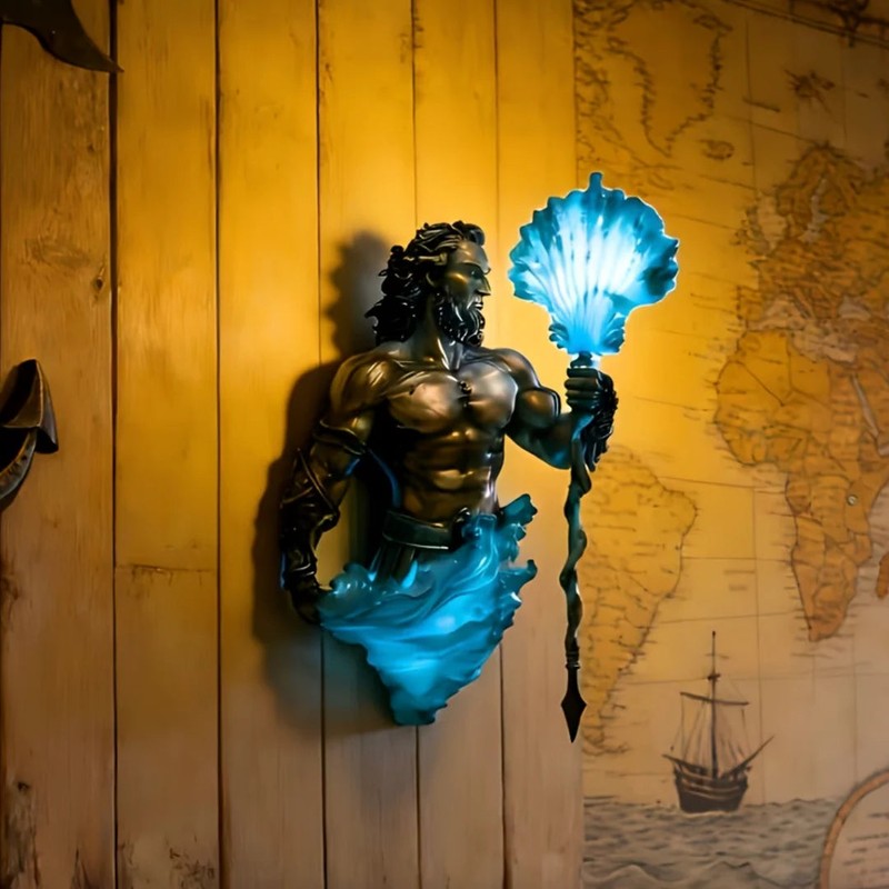 Skulpterad vägglampa - Poseidonfigur