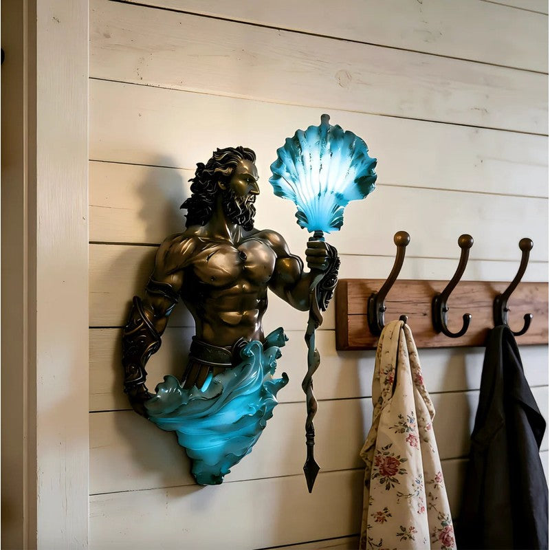Skulpterad vägglampa - Poseidonfigur