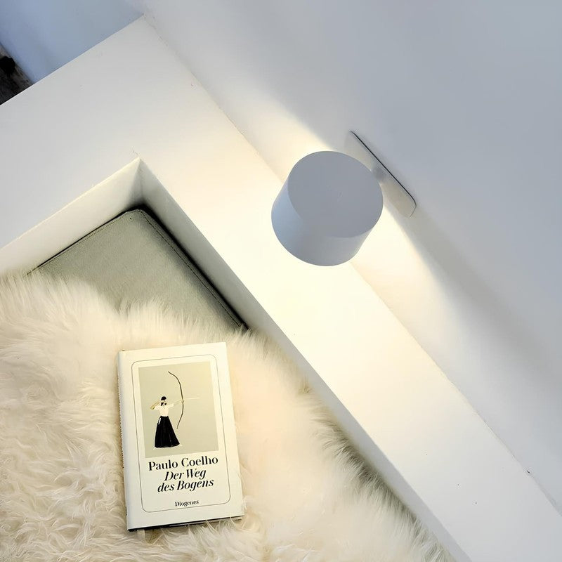 Trådlös vägglampa med 360° roterbar armatur