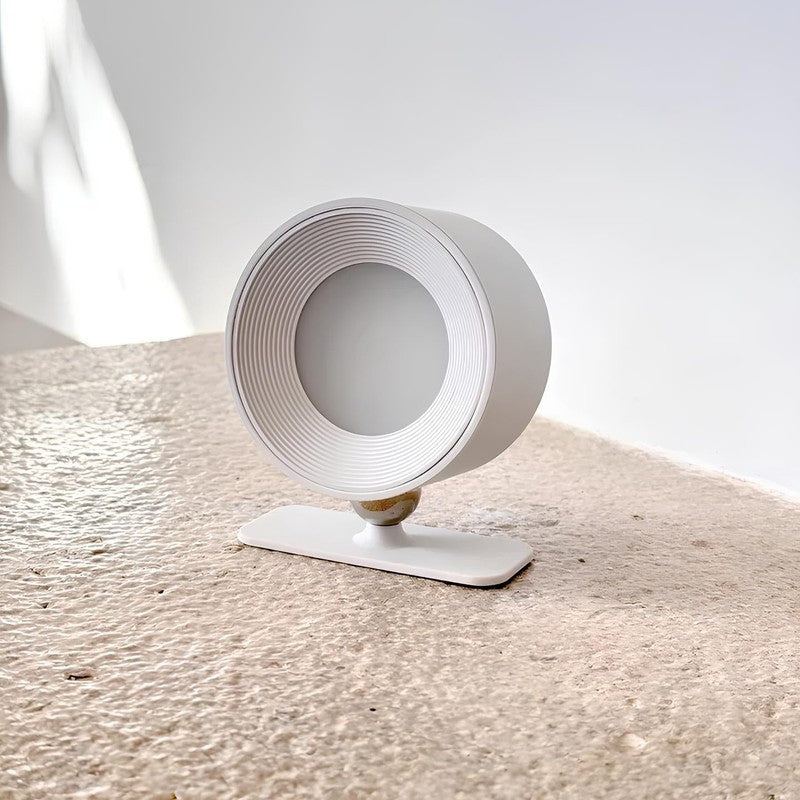 Trådlös vägglampa med 360° roterbar armatur