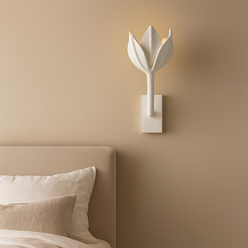 Vägglampa med tulpaninspirerad