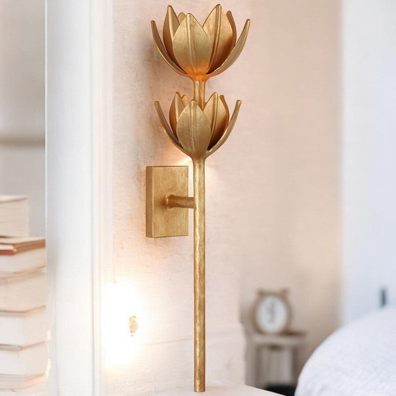 Vägglampa med tulpaninspirerad