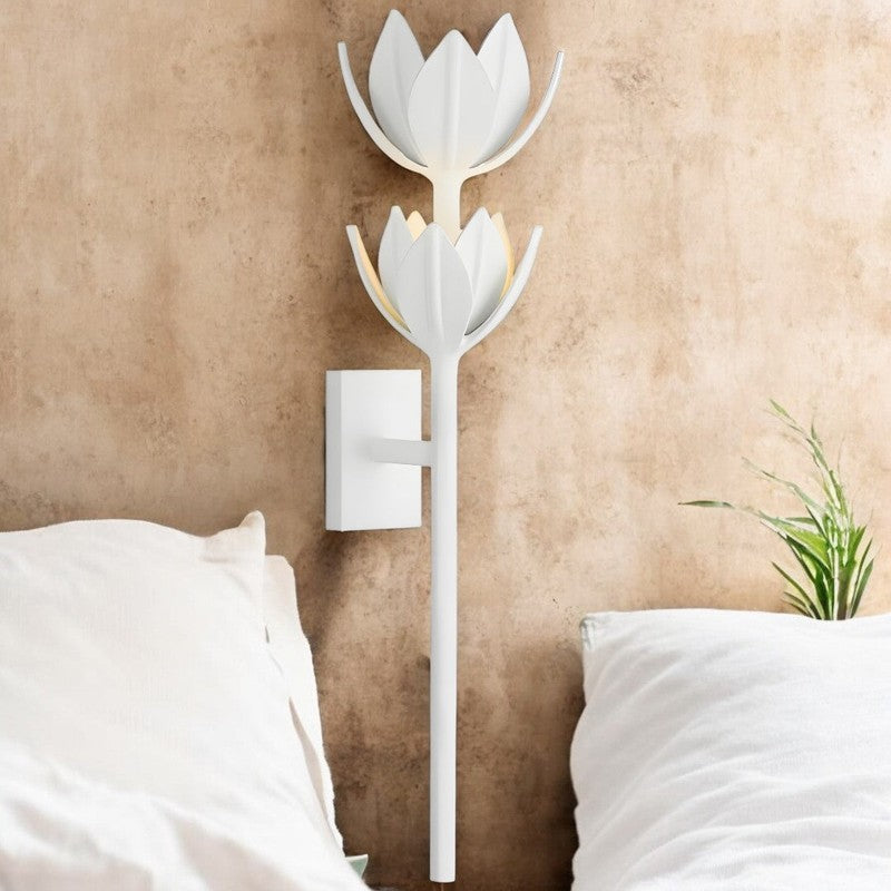 Vägglampa med tulpaninspirerad
