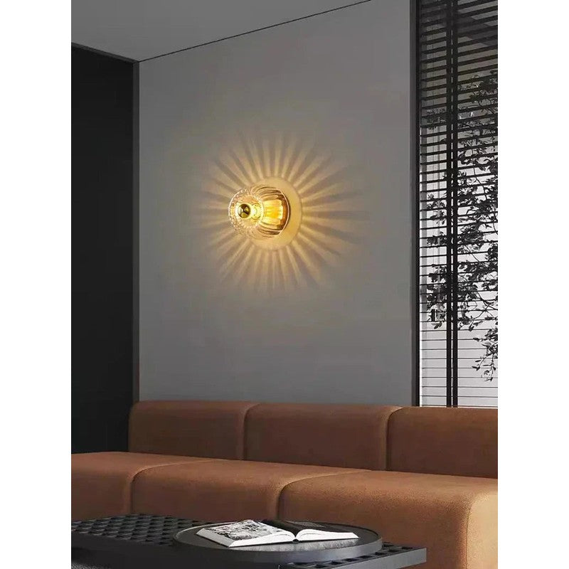 Vägglampa Rund med Räfflat Glas - Dome-formad Skärm