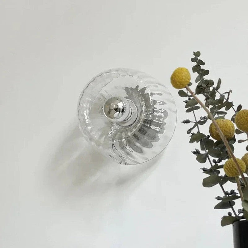 Vägglampa Rund med Räfflat Glas - Dome-formad Skärm