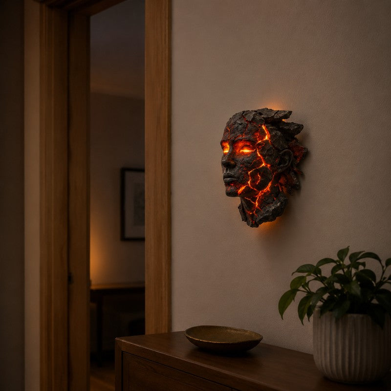 Vägglampa - Skulpterat ansikte med LED-belysning